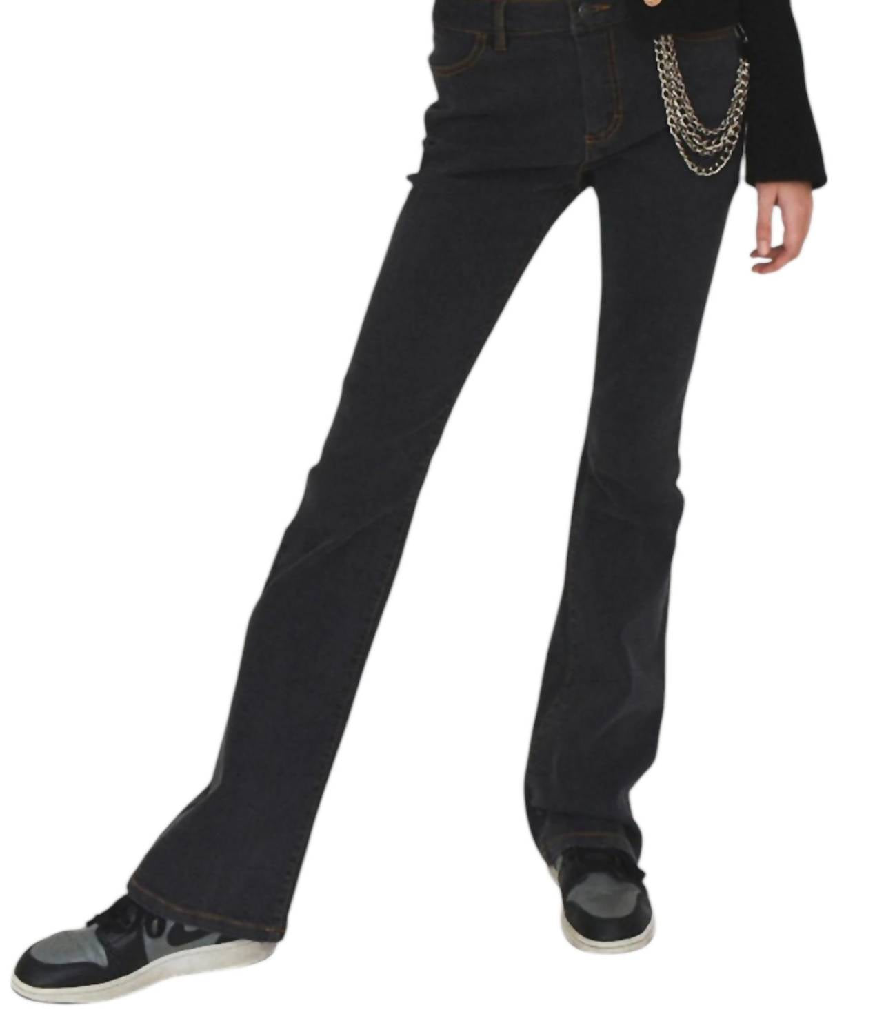 Джинсы Bennett Flare для девочек черного цвета Designers Remix
Джинсы Bennett Flare для девочек черного цвета Designers Remix