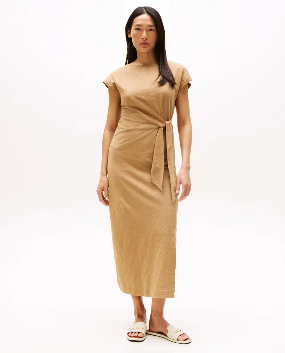 Миди-платье с коротким рукавом и бантом Tommy Hilfiger, коричневый
Миди-платье с коротким рукавом и бантом Tommy Hilfiger, коричневый