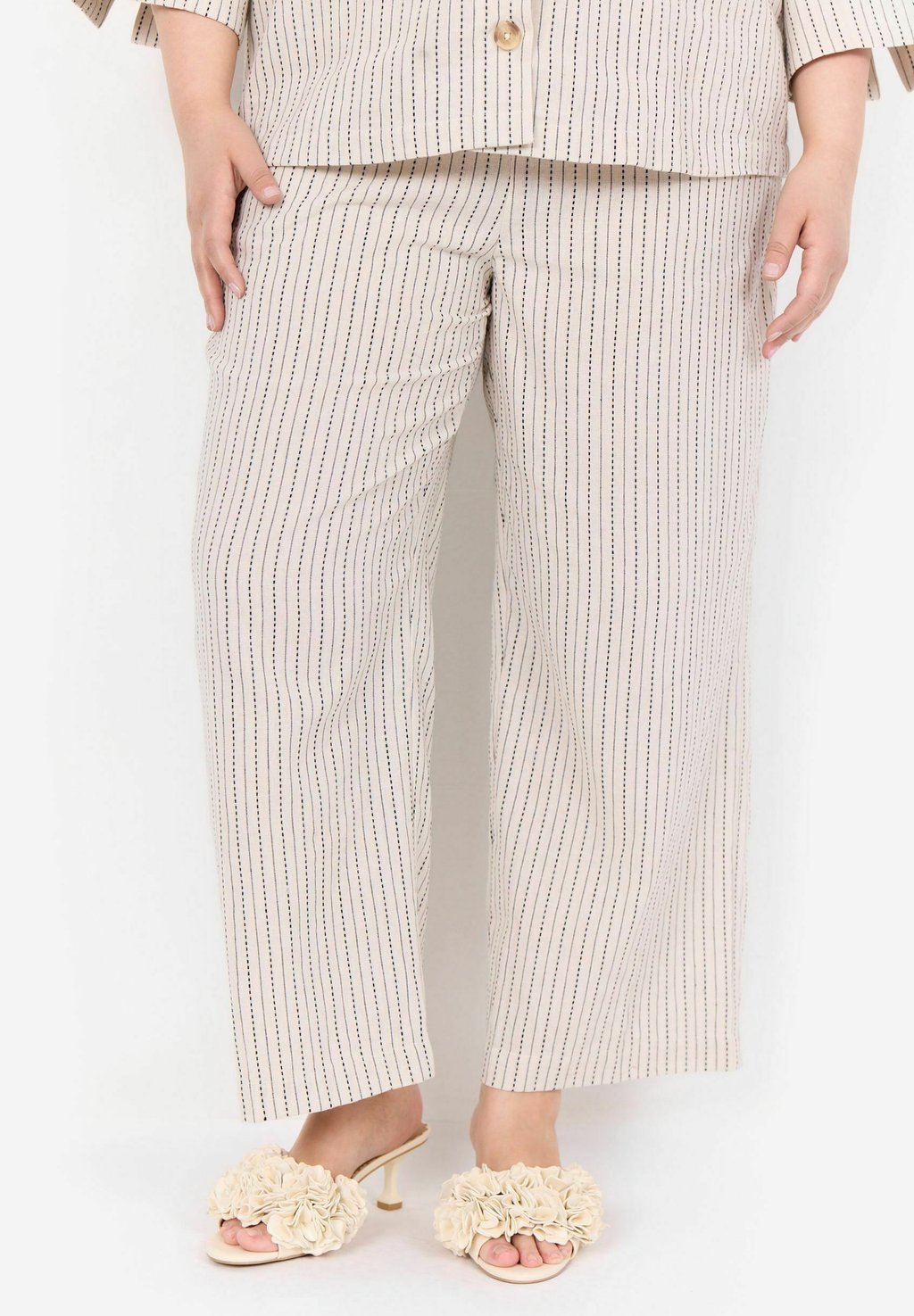 Брюки WA-VARNA 1 Wasabi Concept, бежевый
Брюки WA-VARNA 1 Wasabi Concept, бежевый