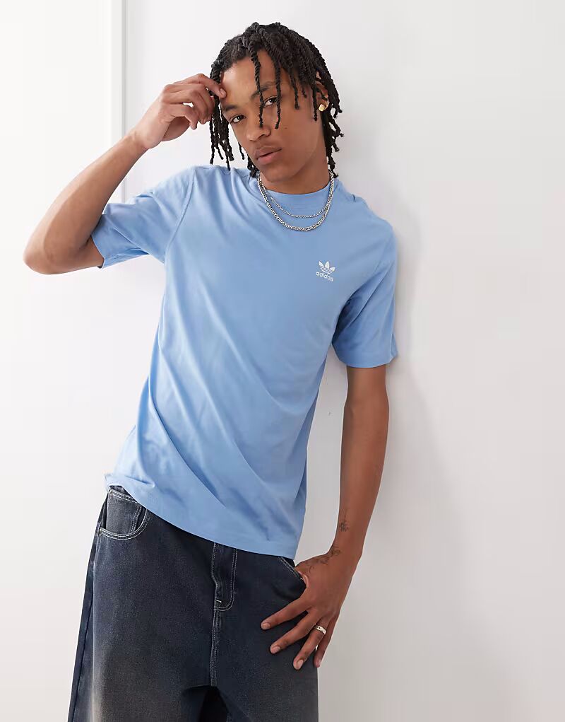 Футболка Adidas Originals Trefoil Essentials пепельно-синего цвета
Футболка Adidas Originals Trefoil Essentials пепельно-синего цвета