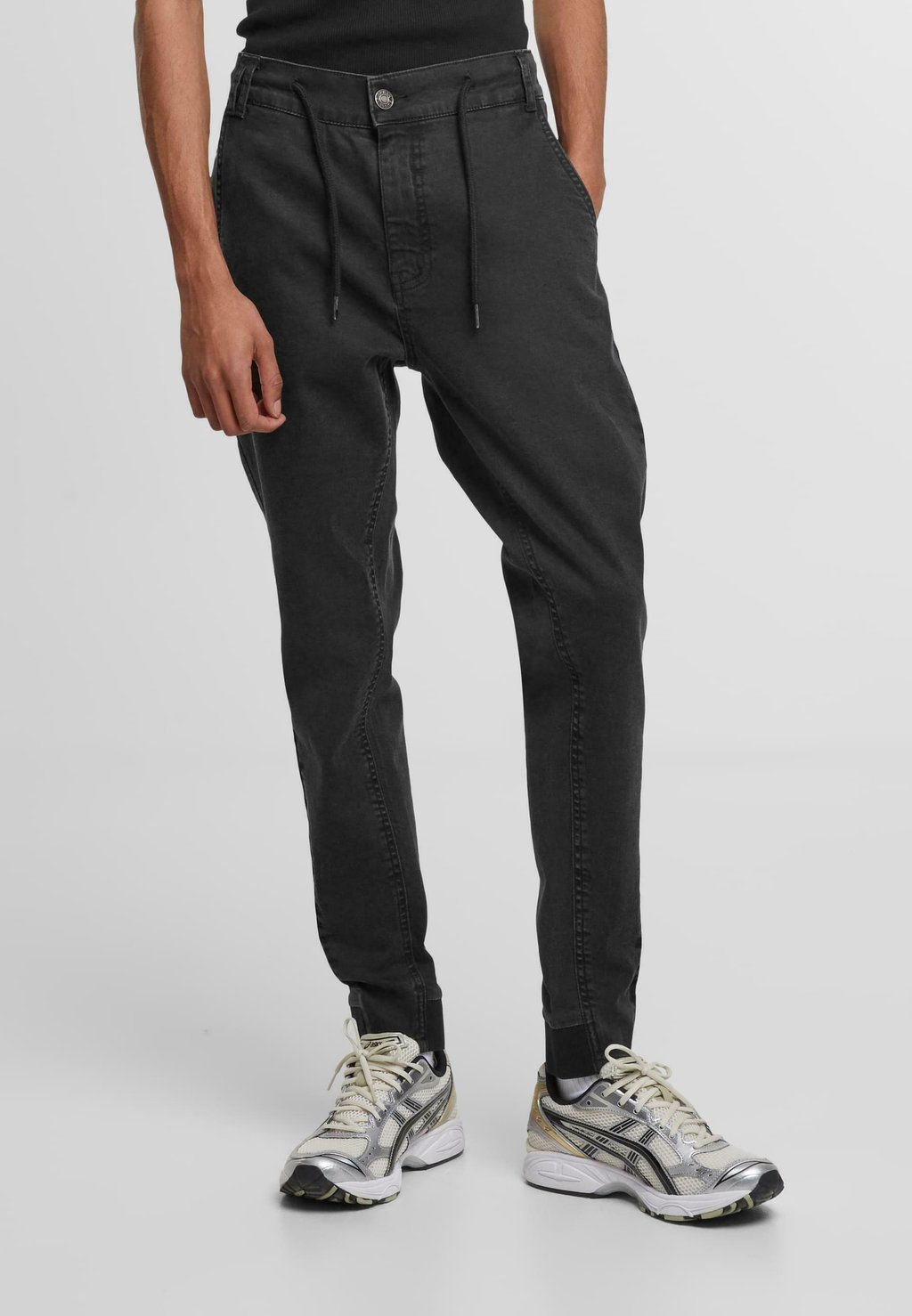 Зауженные джинсы Urban Classics, черный
Зауженные джинсы Urban Classics, черный