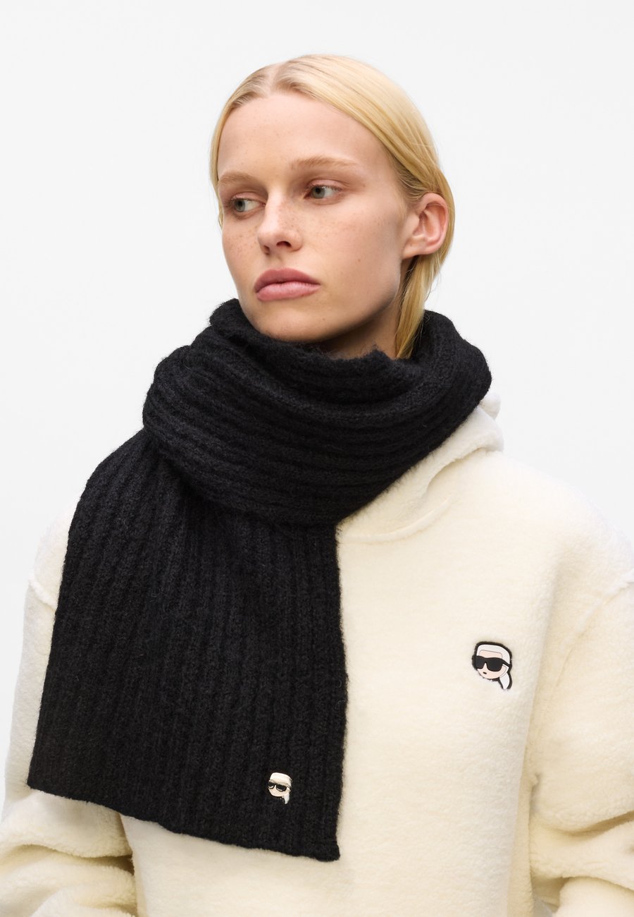 Шарф KARL LAGERFELD IKON PIN SCARF, Black
Шарф KARL LAGERFELD IKON PIN SCARF, Black