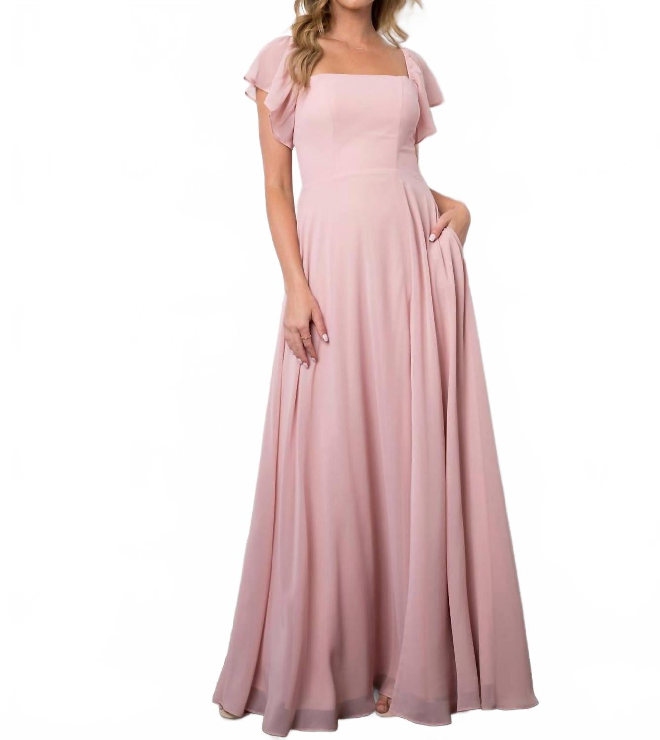 Москва Вечернее платье из шифона с разрезом и съемными рукавами в пыльно-розовом цвете Eva
Москва Вечернее платье из шифона с разрезом и съемными рукавами в пыльно-розовом цвете Eva