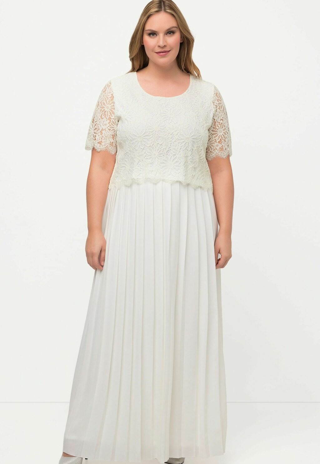 Блузка Ulla Popken с вышивкой, айвори
Блузка Ulla Popken с вышивкой, айвори