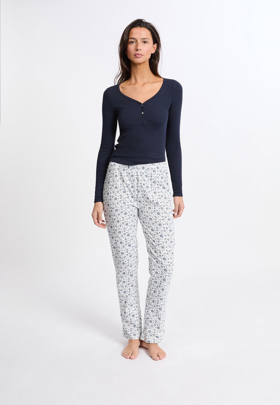 Пижамный комплект Etam MISKA SET, Dark Blue
Пижамный комплект Etam MISKA SET, Dark Blue