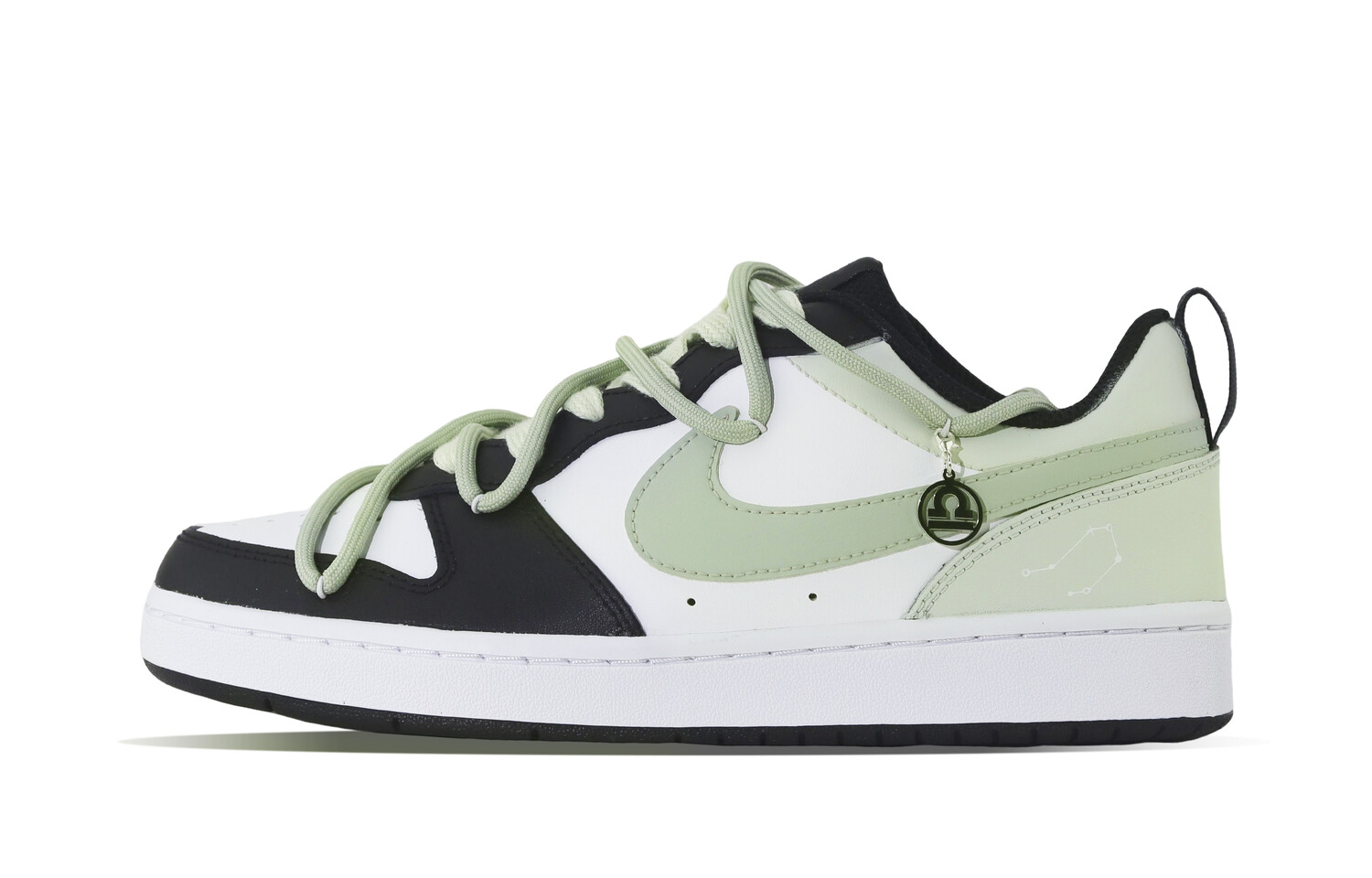 Кроссовки для скейтборда Court Borough 2 женские, низкие, белый/черный/голубой Nike
Кроссовки для скейтборда Court Borough 2 женские, низкие, белый/черный/голубой Nike