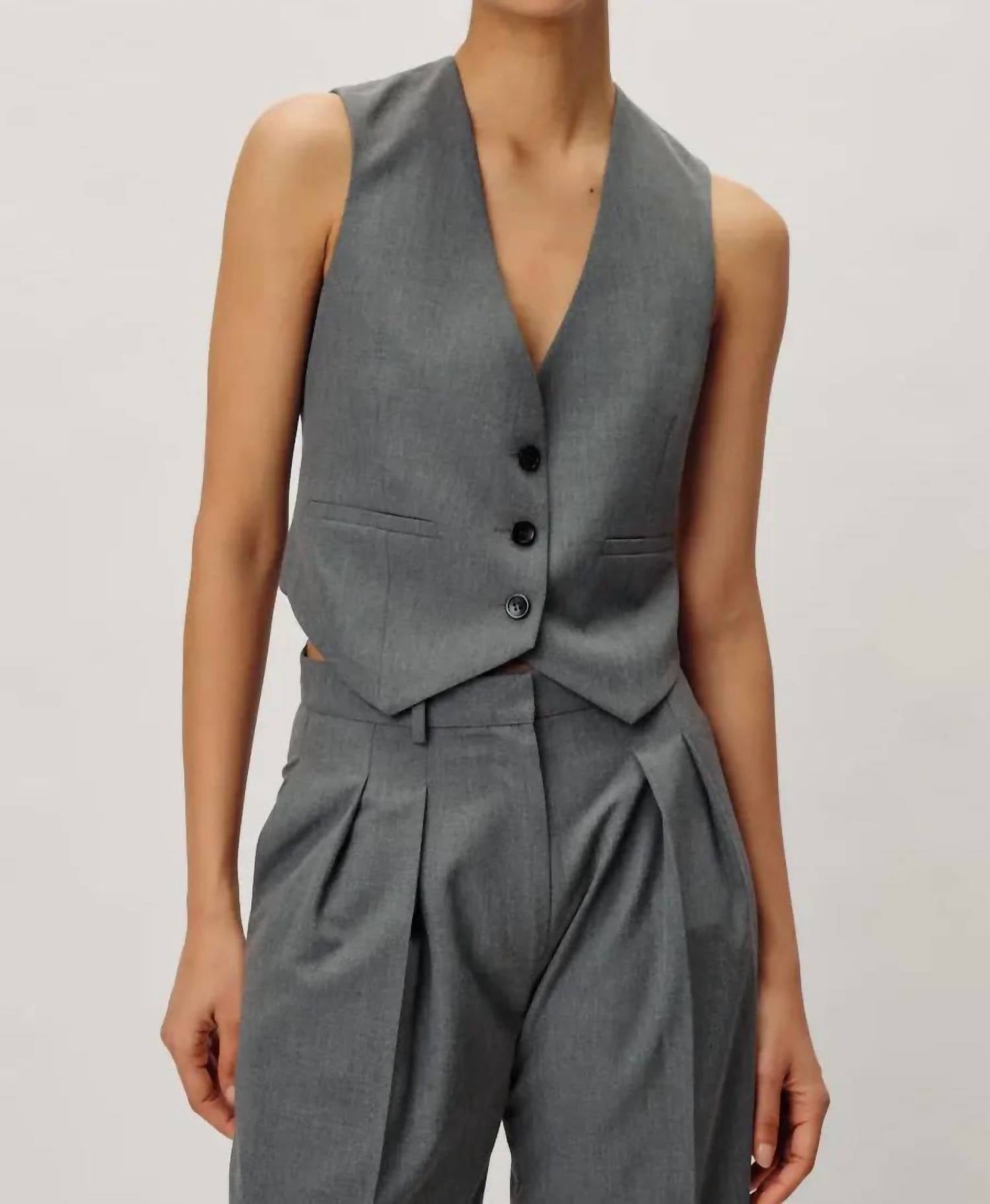 Женский жилет Bobby серого цвета RONNY KOBO
Женский жилет Bobby серого цвета RONNY KOBO