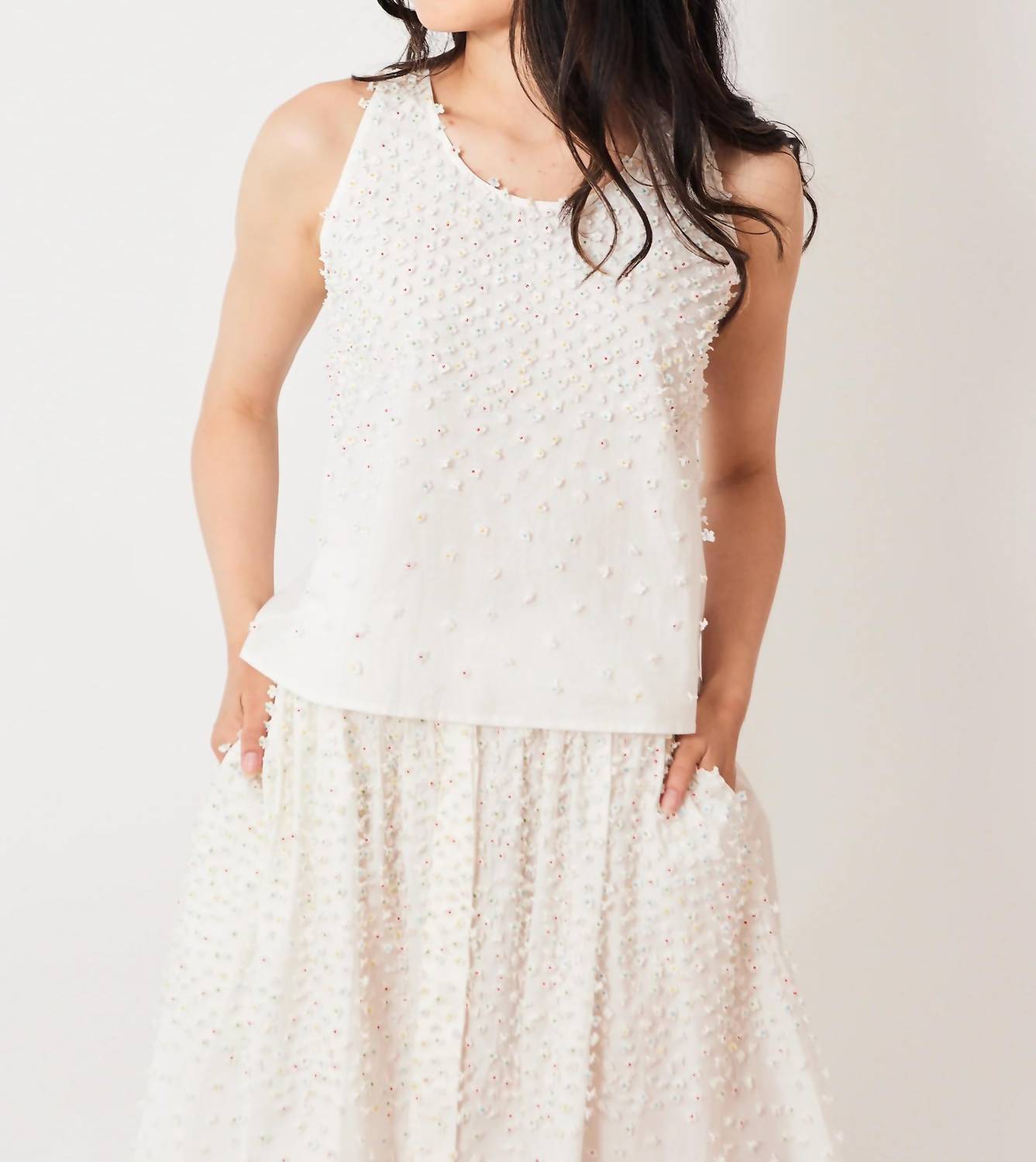 Топ Лола в белом цвете Mii Collection
Топ Лола в белом цвете Mii Collection