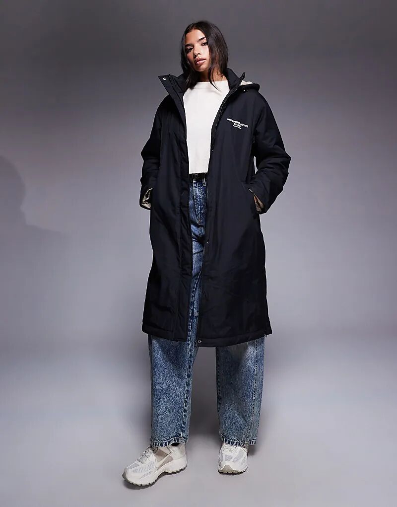 Длинное пальто Weekend Collective с подкладкой из искусственного меха и рисунком в черно-кремовых тонах
Длинное пальто Weekend Collective с подкладкой из искусственного меха и рисунком в черно-кремовых тонах