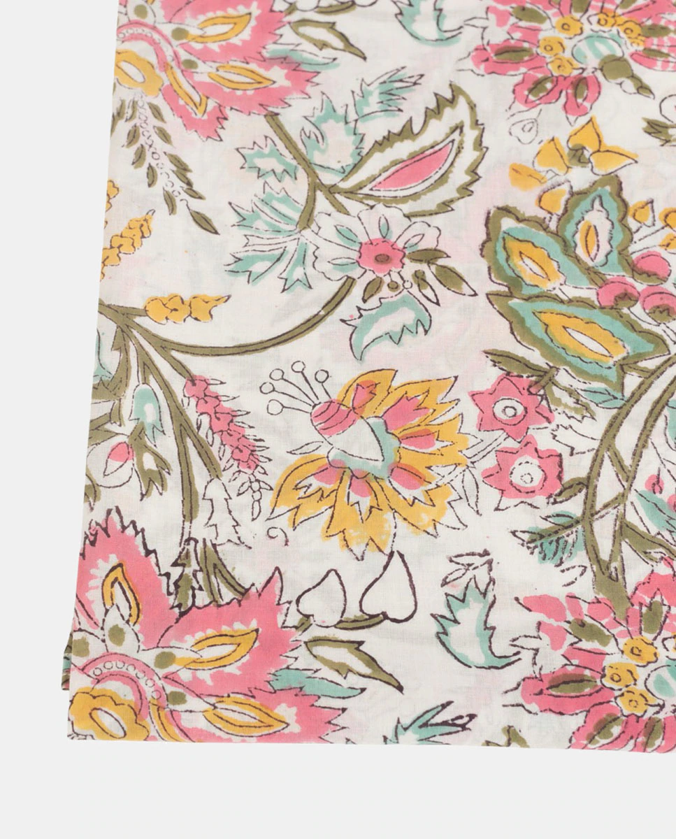 Парео из хлопка с цветочным принтом Kbas, белый
Парео из хлопка с цветочным принтом Kbas, белый