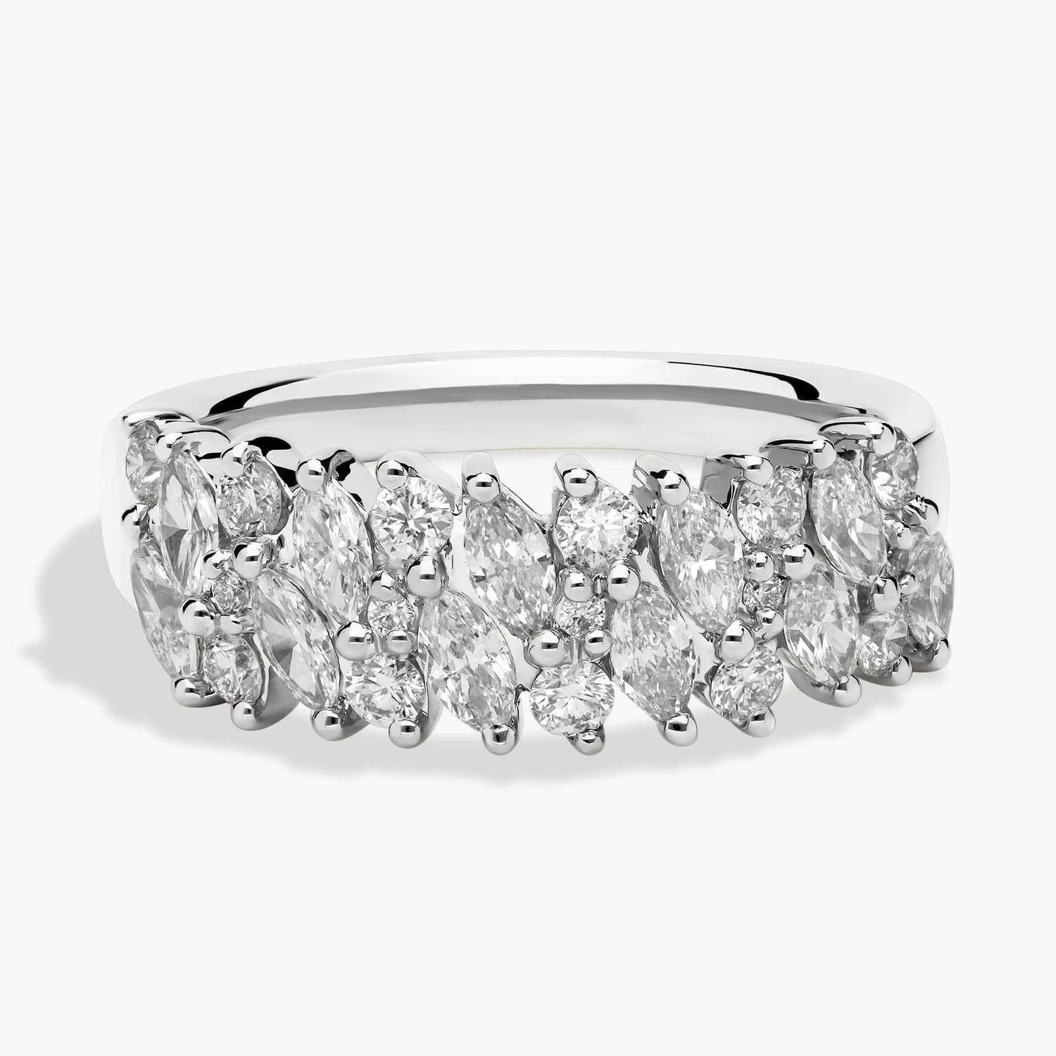 Романтичное многослойное кольцо с бриллиантами диагональной огранки «маркиз» из 14-каратного белого золота (1 карат, двойной). Blue Nile
Романтичное многослойное кольцо с бриллиантами диагональной огранки «маркиз» из 14-каратного белого золота (1 карат, двойной). Blue Nile