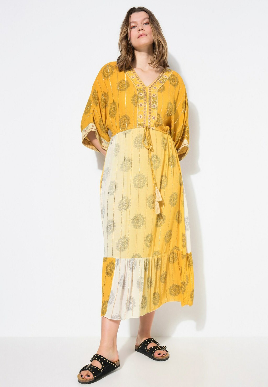 Повседневное платье A-LINIE KIMONO-STYLE FARBVERLAUF STICKEREI Studio Untold, горчично-желтый
Повседневное платье A-LINIE KIMONO-STYLE FARBVERLAUF STICKEREI Studio Untold, горчично-желтый