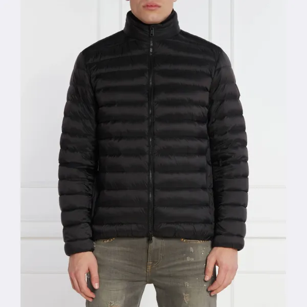 Пуховик стандартного кроя Guess, черный
Пуховик стандартного кроя Guess, черный