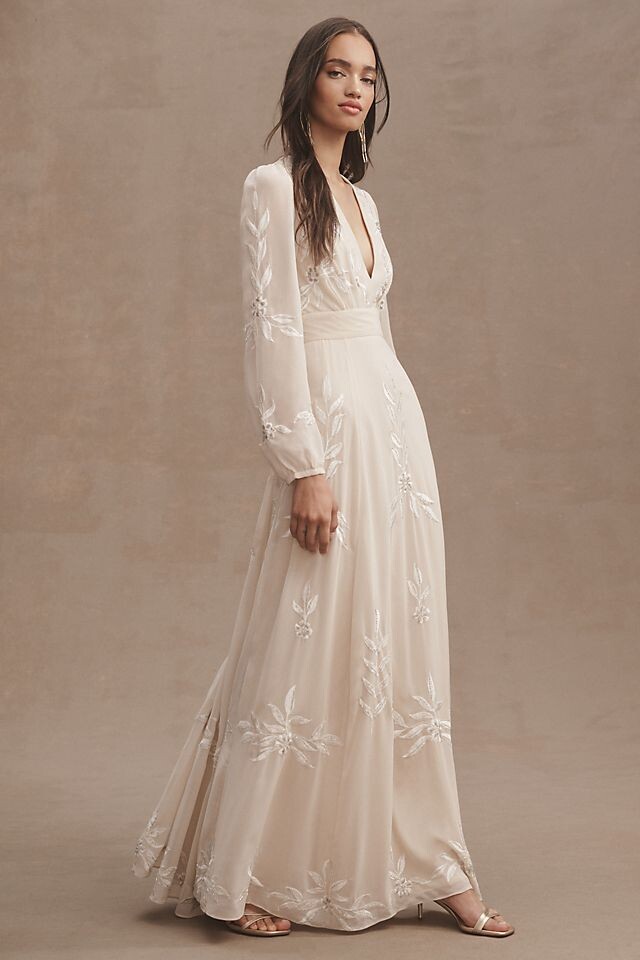 Свадебное платье Bhldn Belize А-силуэта с длинными рукавами и V-образным вырезом с вышивкой, шампанское
Свадебное платье Bhldn Belize А-силуэта с длинными рукавами и V-образным вырезом с вышивкой, шампанское