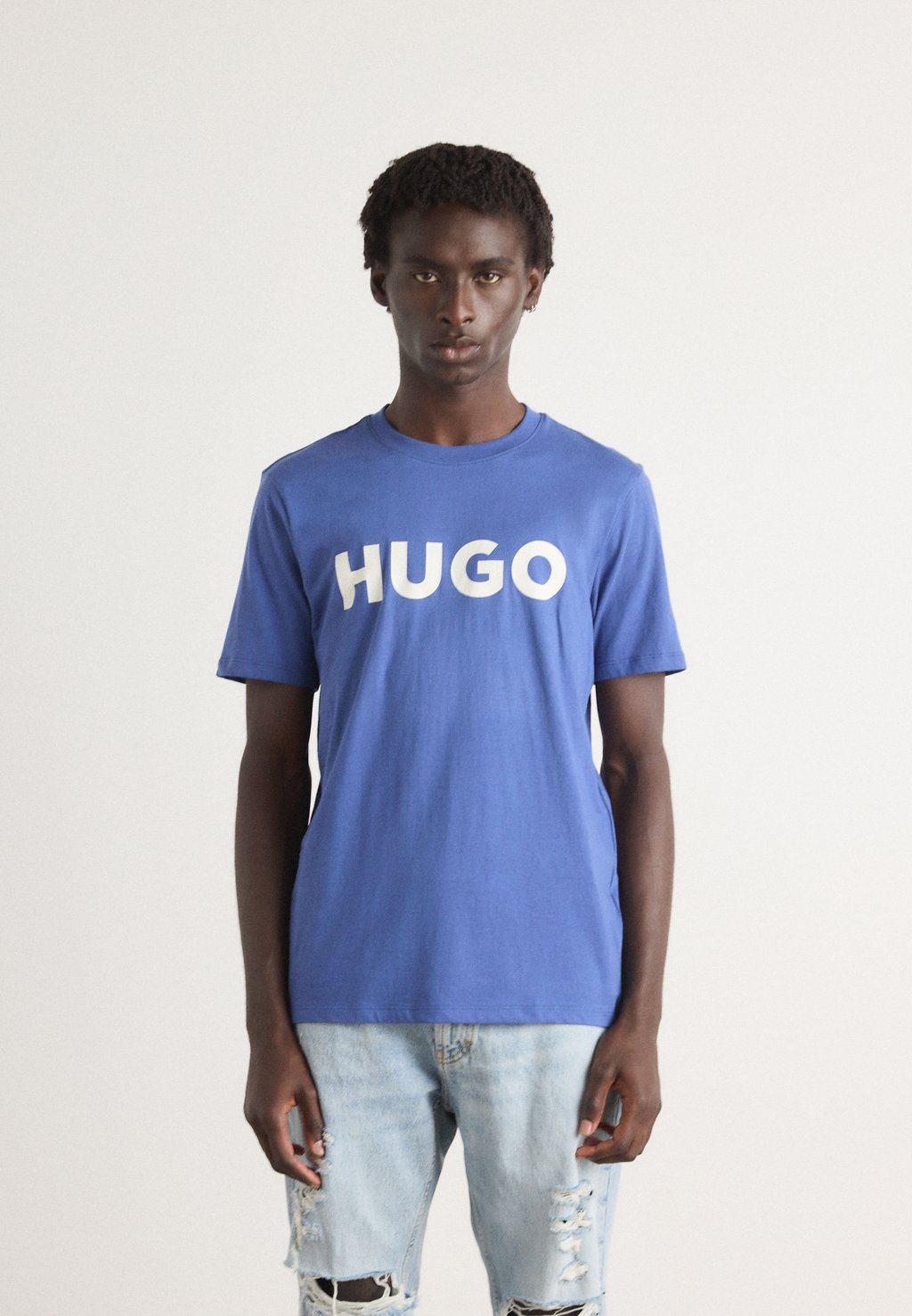 Футболка с принтом DULIVIO HUGO, синий
Футболка с принтом DULIVIO HUGO, синий