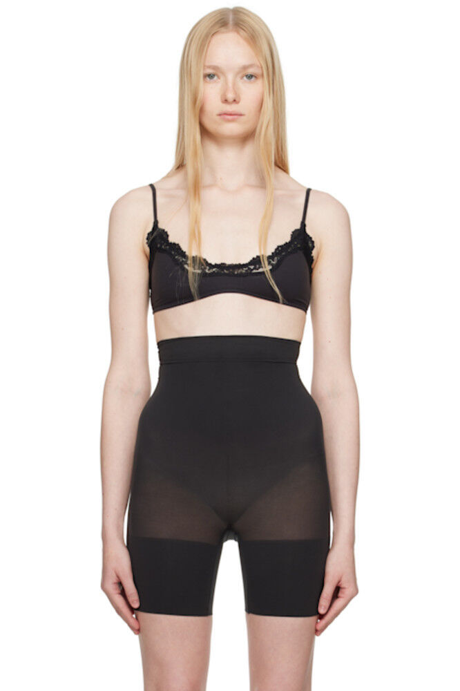 Черный кружевной бюстгальтер-бюстгальтер с вырезом-лодочкой подходит всем SKIMS
Черный кружевной бюстгальтер-бюстгальтер с вырезом-лодочкой подходит всем SKIMS