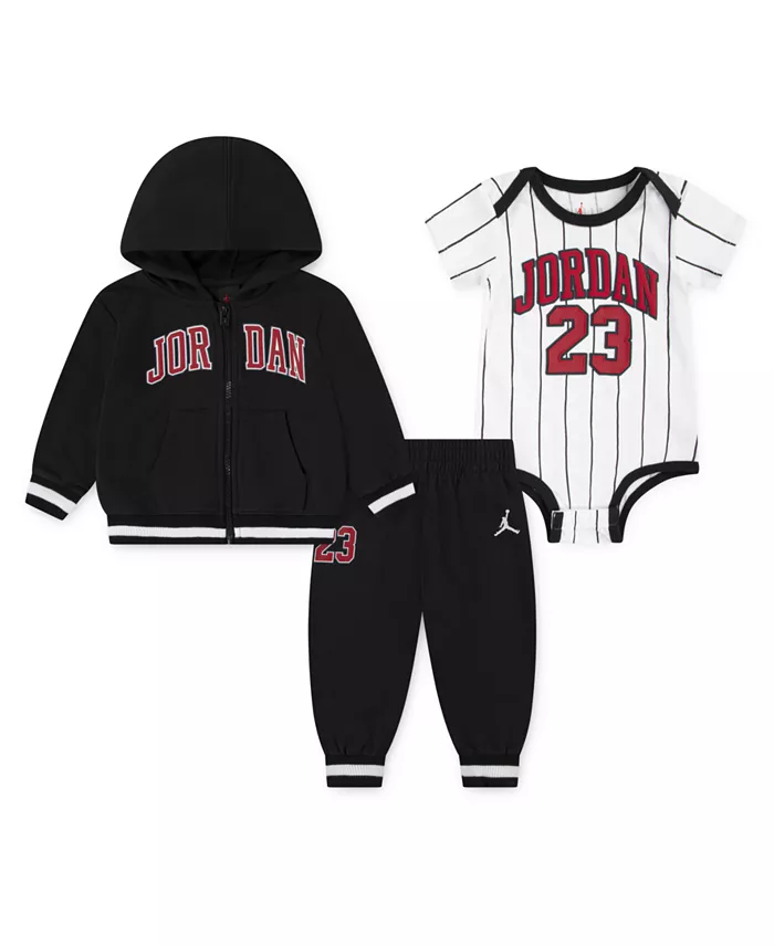 Комплект для мальчиков из 3 предметов: худи на молнии, боди и штанишки из джерси Jordan, черный
Комплект для мальчиков из 3 предметов: худи на молнии, боди и штанишки из джерси Jordan, черный