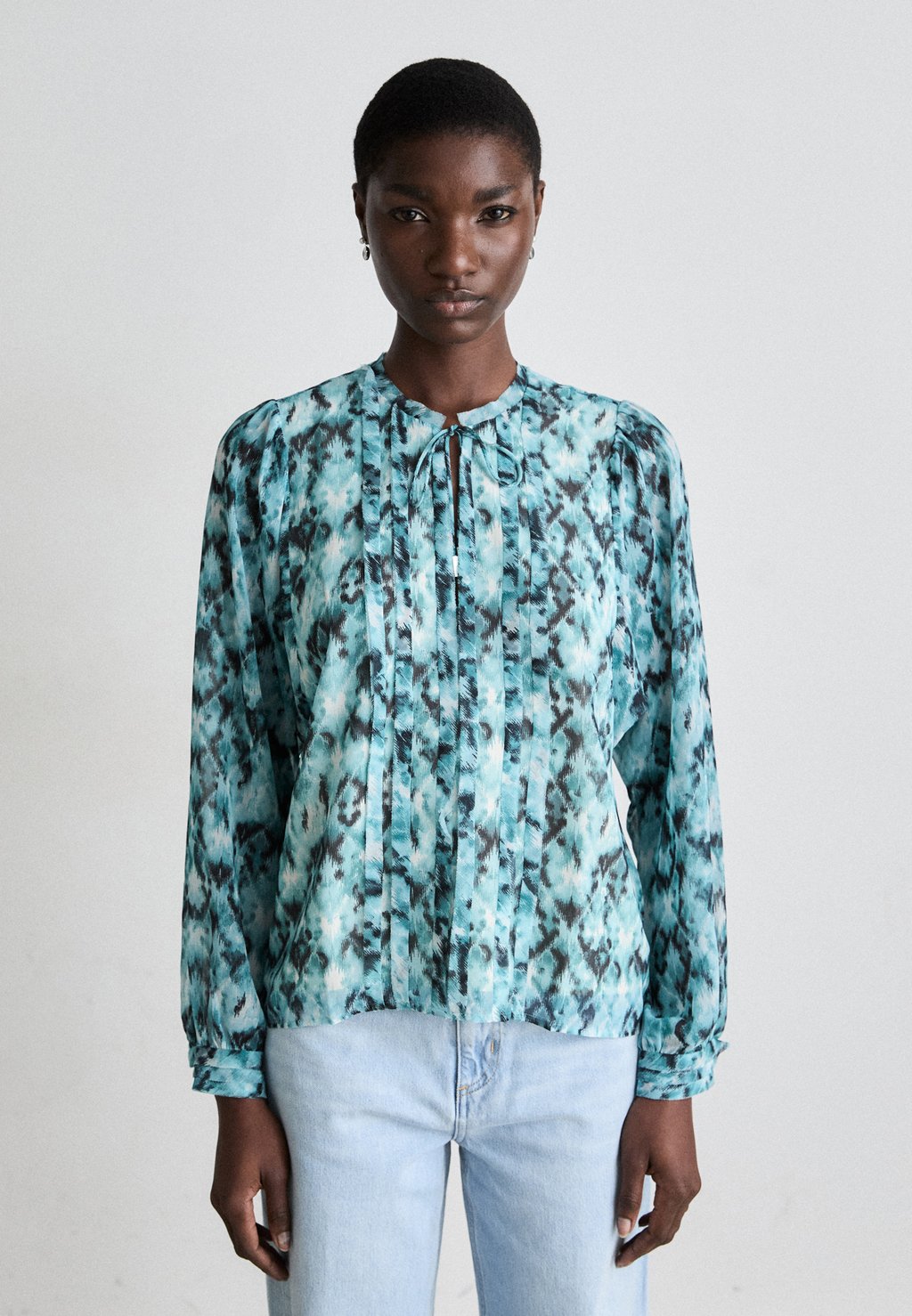 Блуза BENVONT BOSS, черный
Блуза BENVONT BOSS, черный