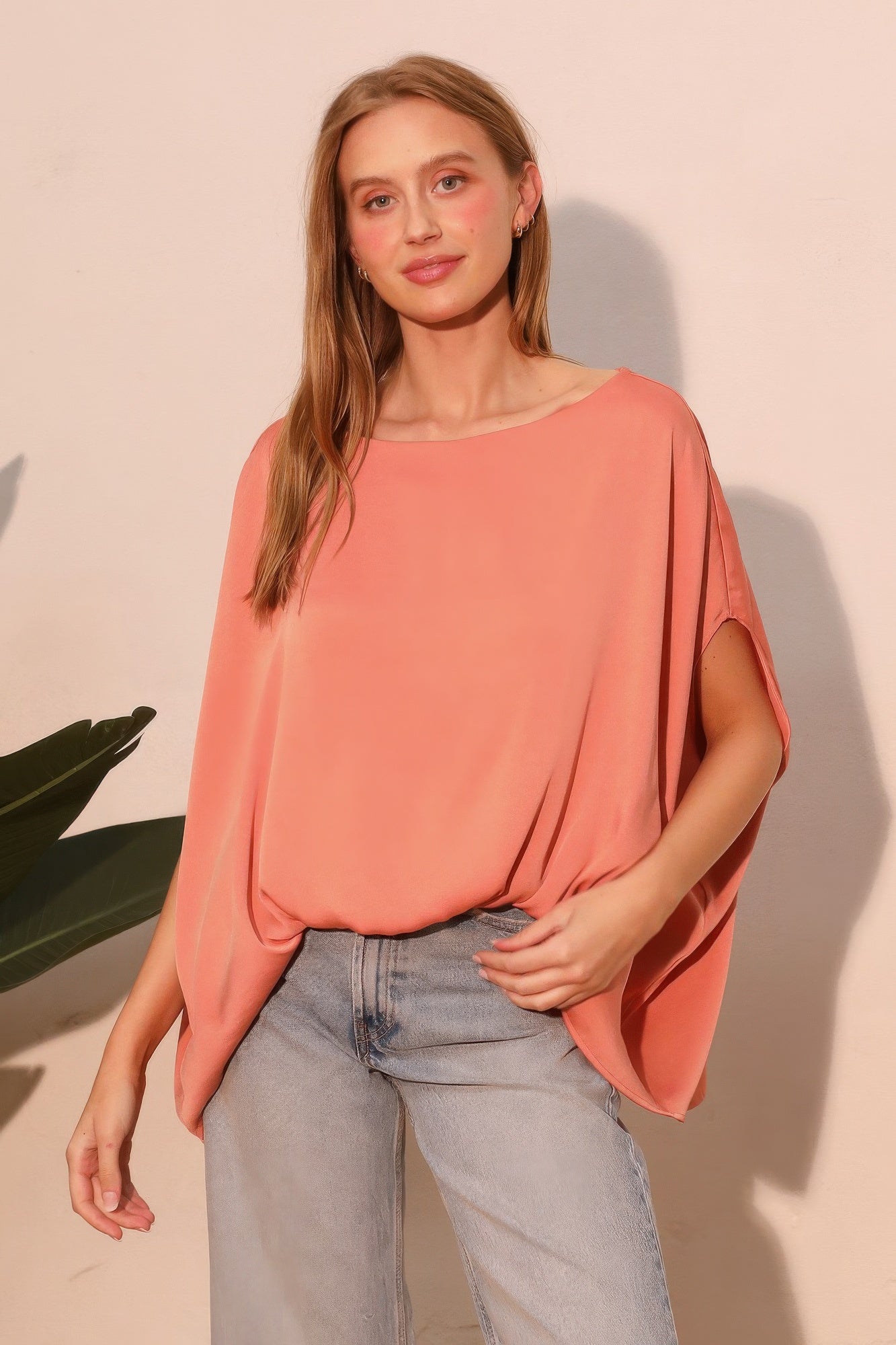 Кафтан из стираного полиэстера и шелка с вырезом-лодочкой TRUEDAMES, персиковый
Кафтан из стираного полиэстера и шелка с вырезом-лодочкой TRUEDAMES, персиковый