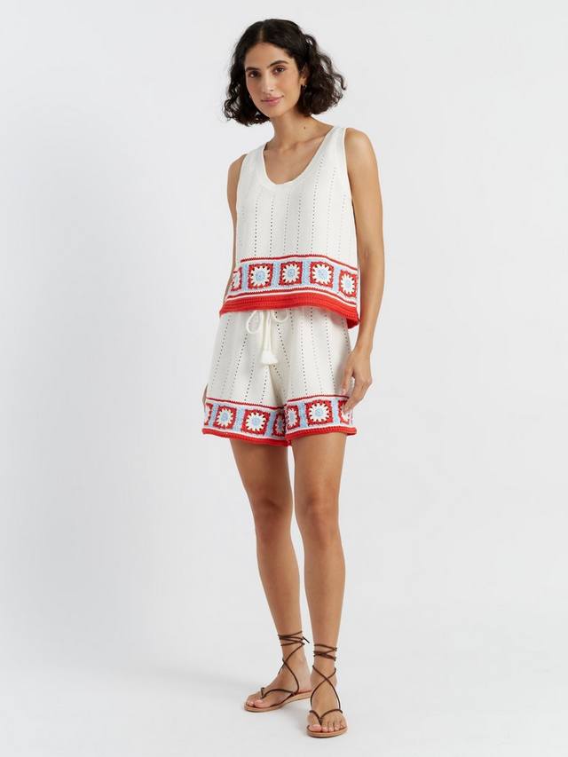 Шорты с ручной вышивкой цветочной каймой Chinti & Parker, Cream
Шорты с ручной вышивкой цветочной каймой Chinti & Parker, Cream