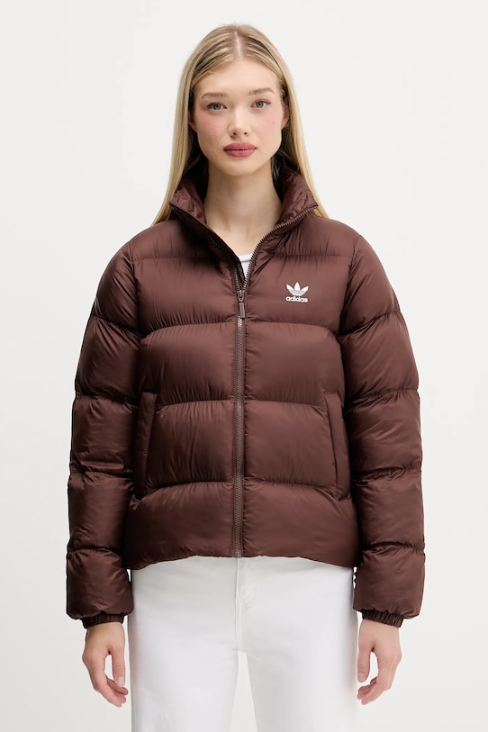 Короткая стеганая куртка Adidas Originals, коричневый
Короткая стеганая куртка Adidas Originals, коричневый