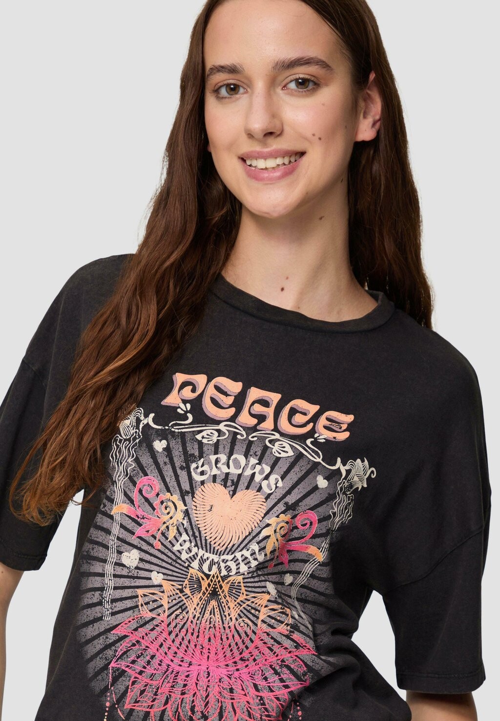 Футболка с принтом LOOSE FIT FRONT QS, черный
Футболка с принтом LOOSE FIT FRONT QS, черный