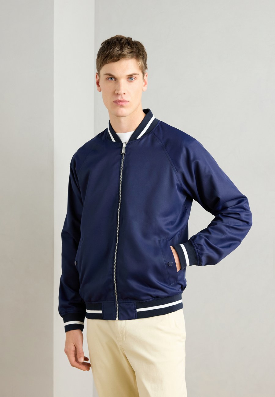 Куртка Scotch & Soda REVERSIBLE, Navy/Dark Blue
Куртка Scotch & Soda REVERSIBLE, Navy/Dark Blue