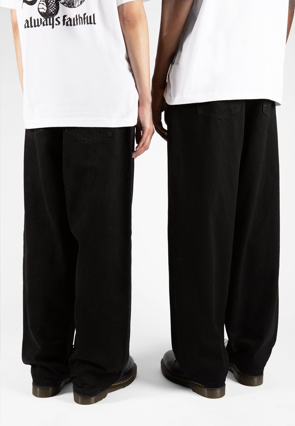 Джинсы свободного кроя SIGNATURE CASPER PANT UNISEX Wasted Paris, черный
Джинсы свободного кроя SIGNATURE CASPER PANT UNISEX Wasted Paris, черный