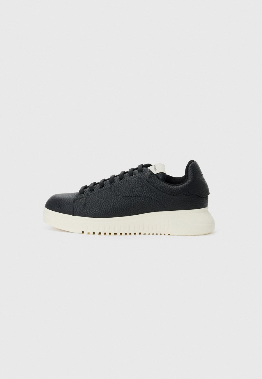 Кроссовки Emporio Armani Trainers, Black
Кроссовки Emporio Armani Trainers, Black