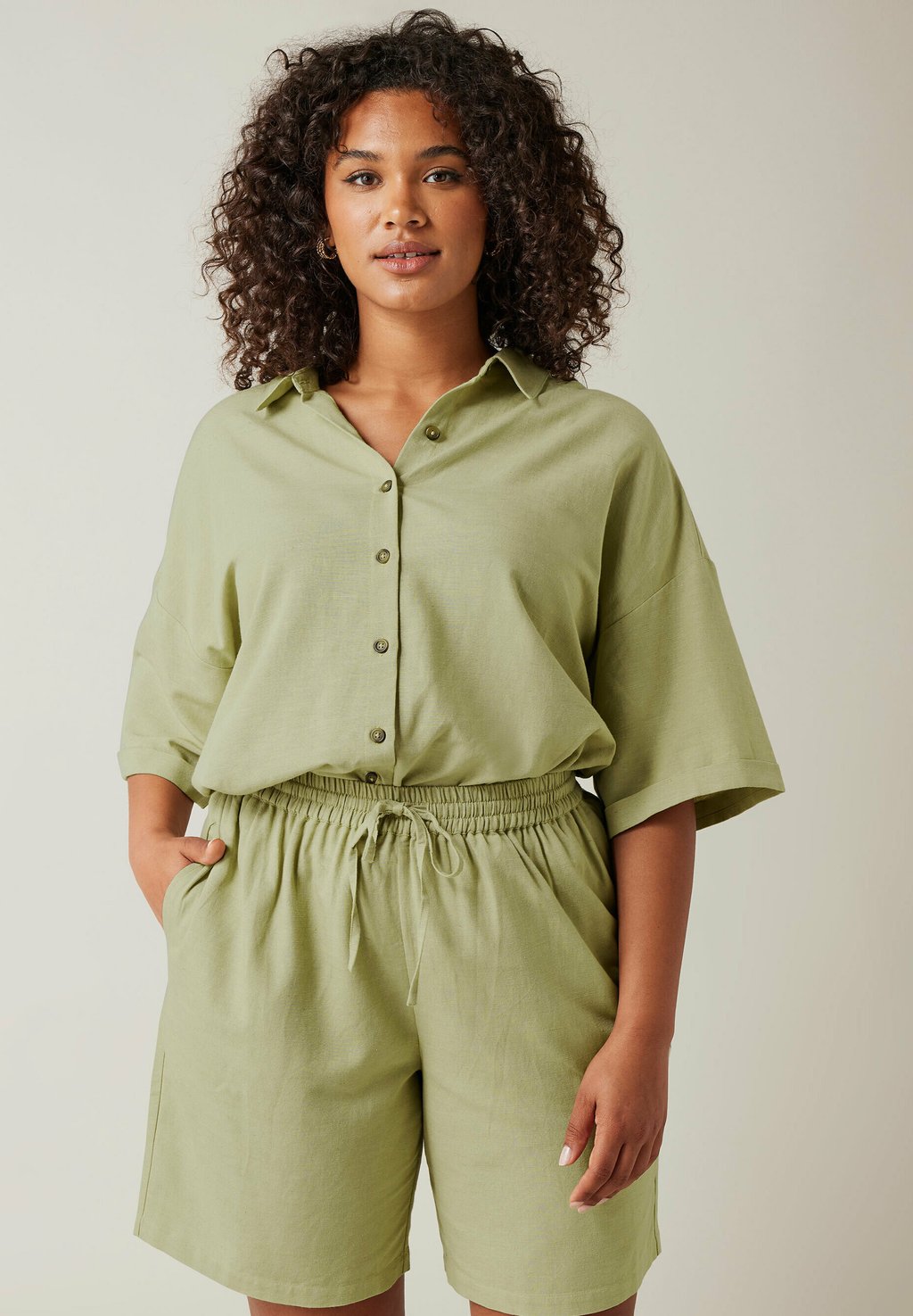 Шорты DRAWSTRING DETAIL Evans, зеленый
Шорты DRAWSTRING DETAIL Evans, зеленый