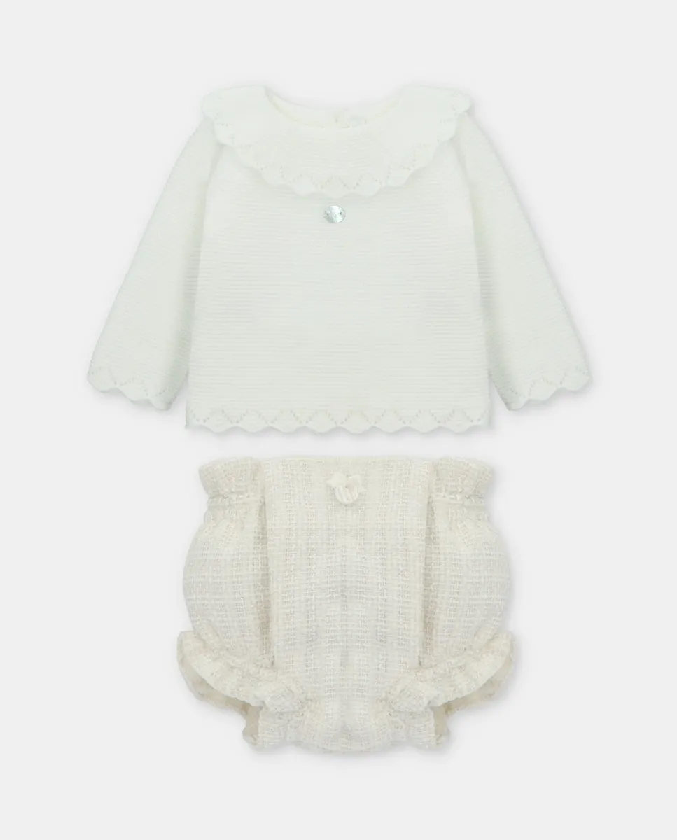 Комплект для малыша вязаный жакет и трусики из ткани с мелким принтом, кремового цвета Martín Aranda
Комплект для малыша вязаный жакет и трусики из ткани с мелким принтом, кремового цвета Martín Aranda