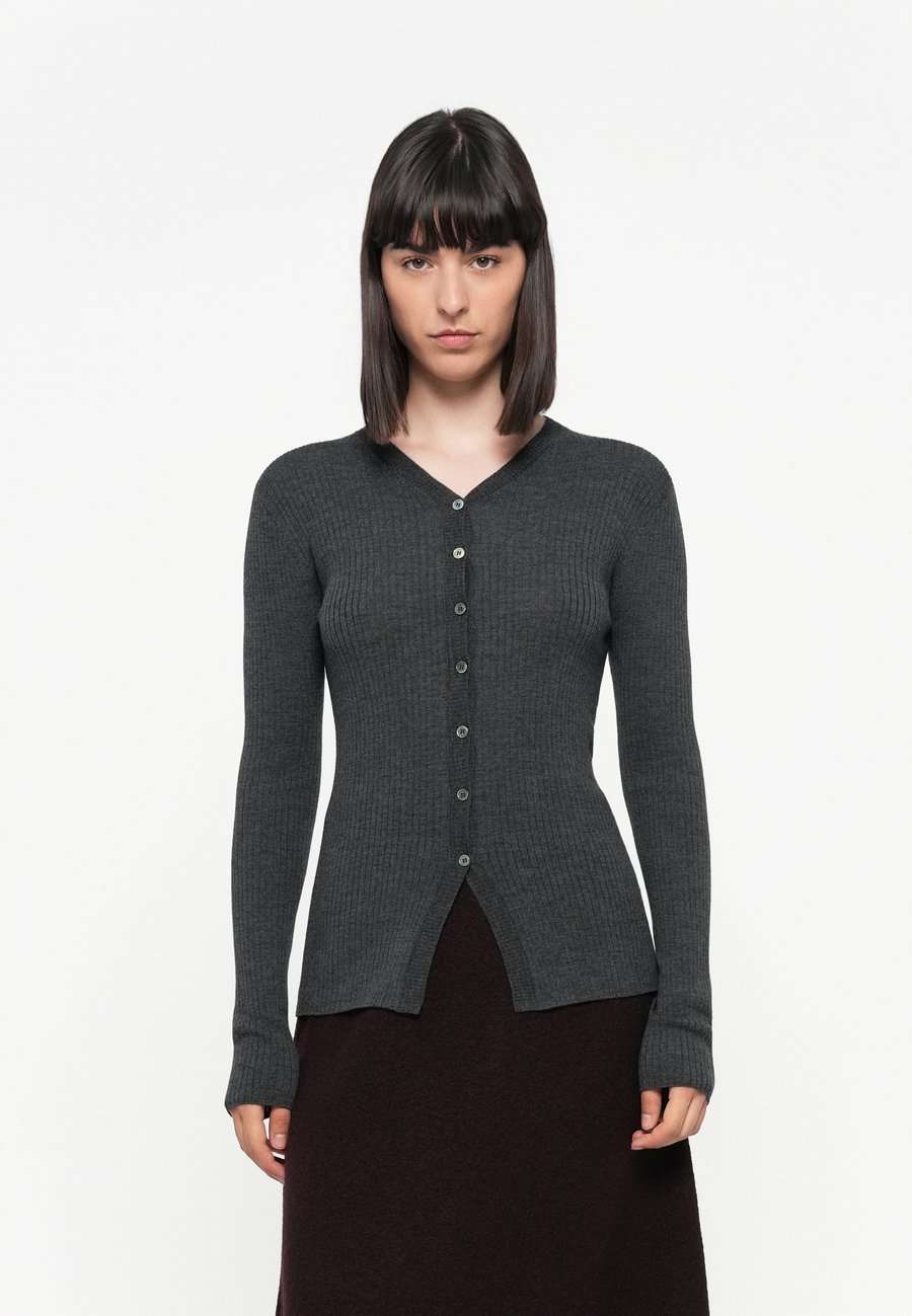 Кардиган DAY Birger et Mikkelsen DIXON, Dark Grey Melange/Grey
Кардиган DAY Birger et Mikkelsen DIXON, Dark Grey Melange/Grey