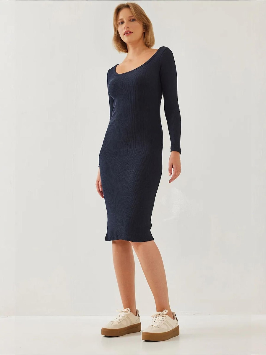 Платье Bianco Lucci, темно-синий
Платье Bianco Lucci, темно-синий