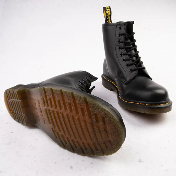 Ботинки мужские Dr. Martens из гладкой кожи, черный
Ботинки мужские Dr. Martens из гладкой кожи, черный
