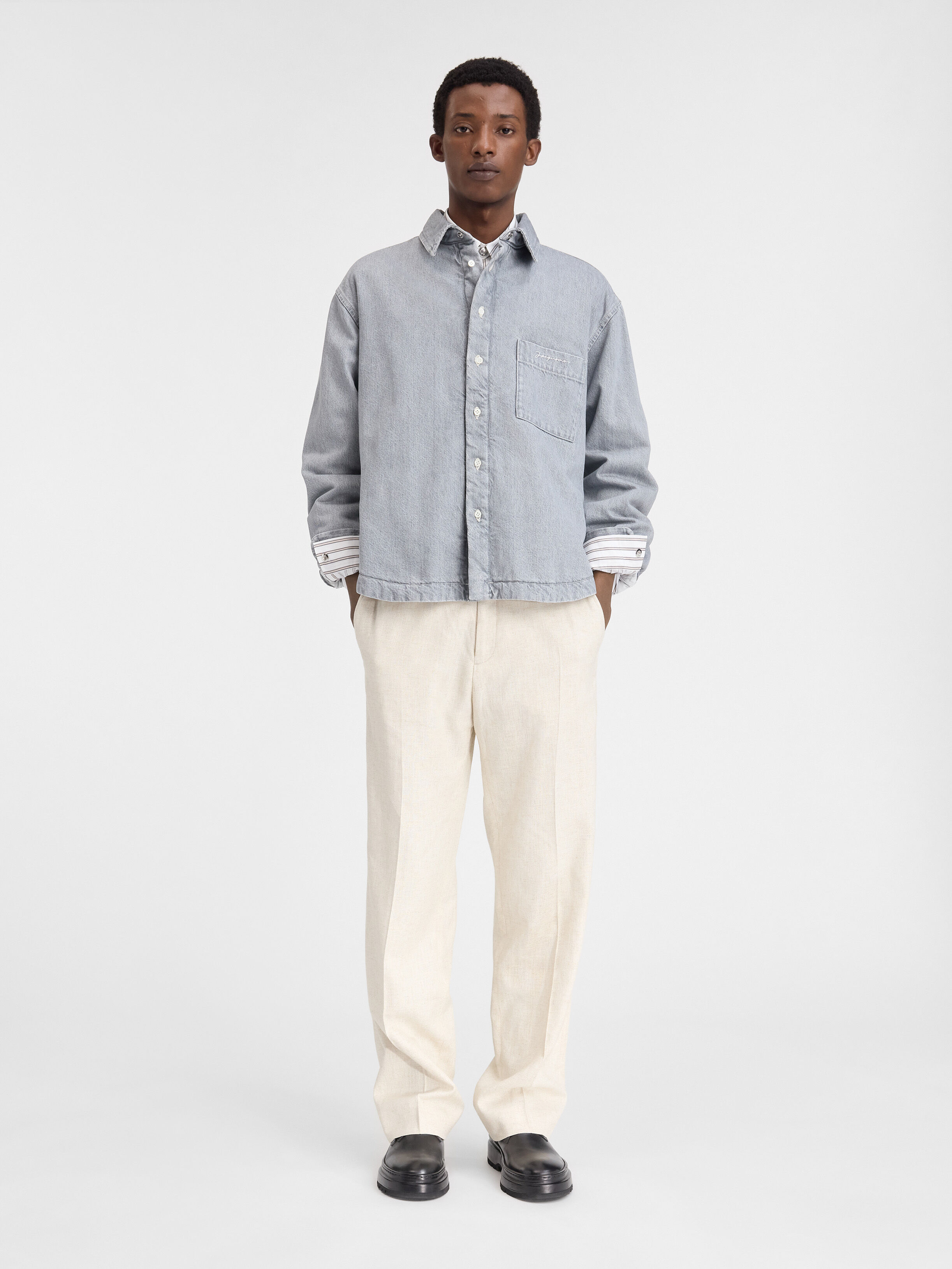 Рубашка из дутого денима JACQUEMUS The Boulanger shirt, цвет Grey/Off-White
Рубашка из дутого денима JACQUEMUS The Boulanger shirt, цвет Grey/Off-White