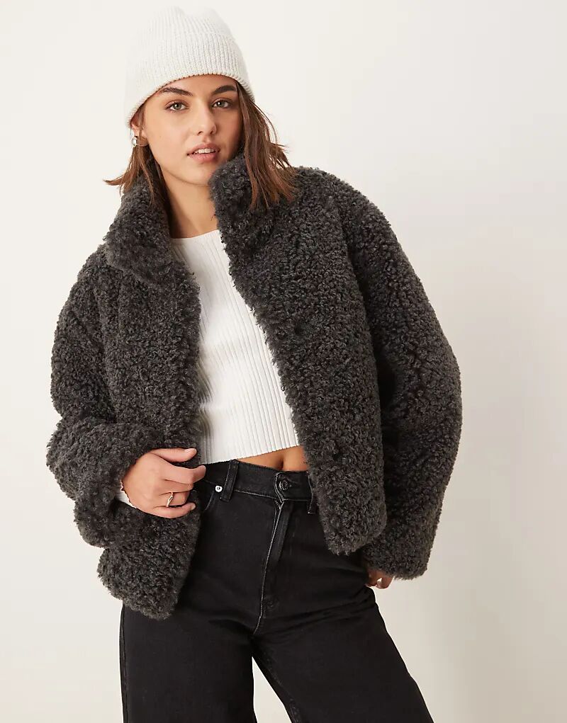 Короткая кудрявая куртка из искусственного меха борг в угольном цвете ASOS DESIGN, Черный, Короткая кудрявая куртка из искусственного меха борг в угольном цвете ASOS DESIGN
Короткая кудрявая куртка из искусственного меха борг в угольном цвете ASOS DESIGN, Черный, Короткая кудрявая куртка из искусственного меха борг в угольном цвете ASOS DESIGN