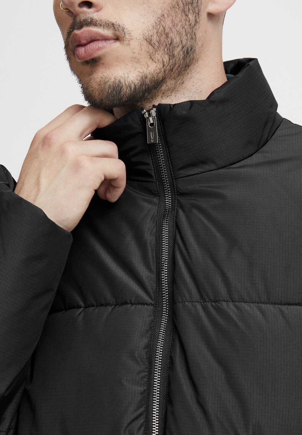 Зимняя куртка LEON Solid, черный 
Зимняя куртка LEON Solid, черный