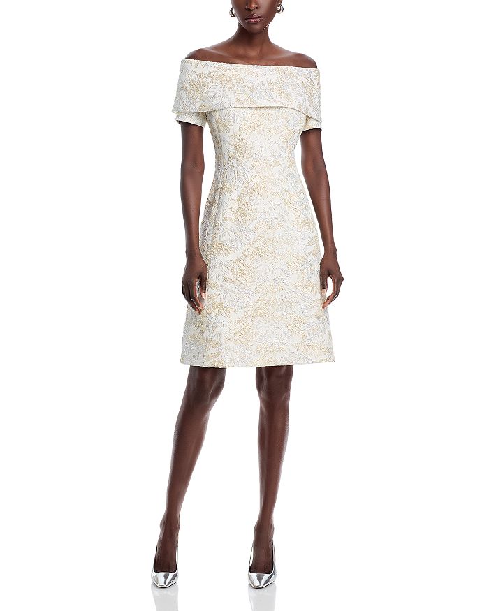 Платье с открытыми плечами из металлического жаккарда Teri Jon by Rickie Freeman, слоновая кость/кремовый
Платье с открытыми плечами из металлического жаккарда Teri Jon by Rickie Freeman, слоновая кость/кремовый