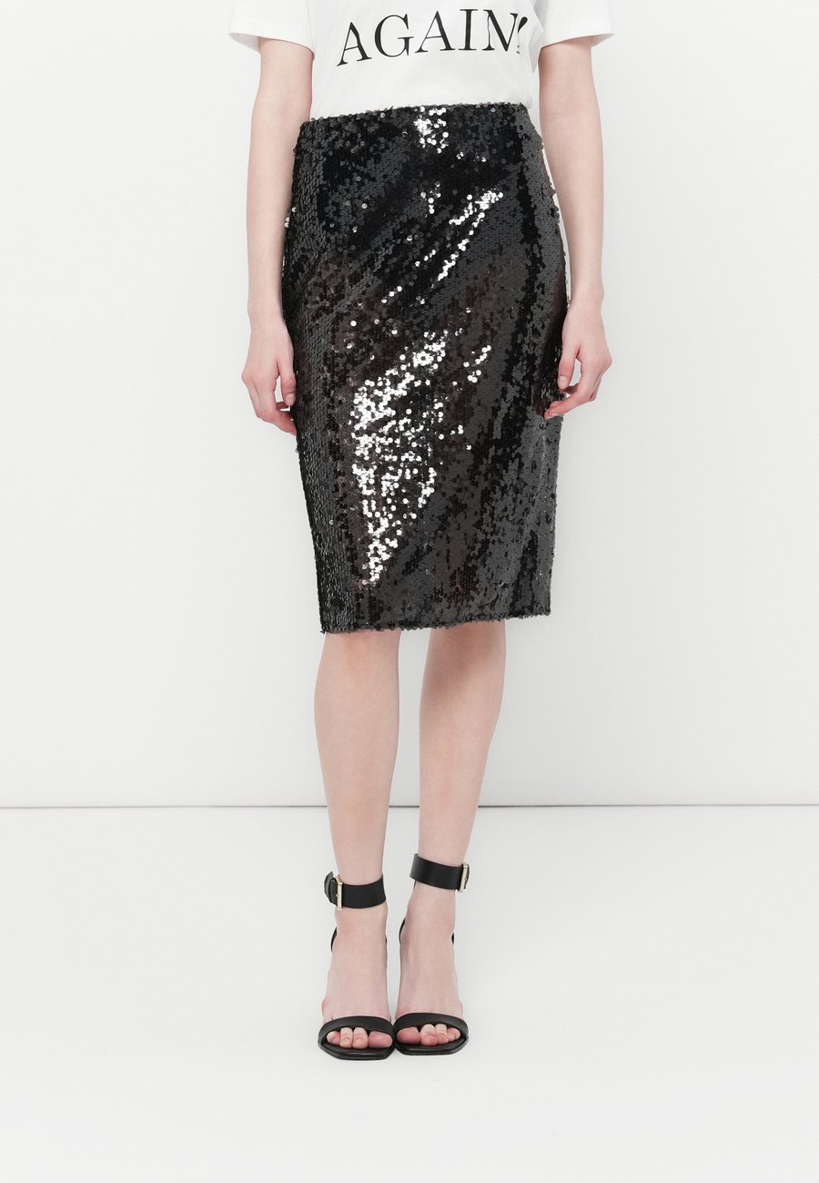 Юбка Elisabetta Franchi Pencil skirt, Nero/Black
Юбка Elisabetta Franchi Pencil skirt, Nero/Black