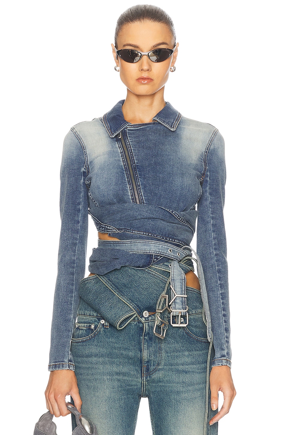 Приталенная джинсовая куртка с запахом Y/Project, цвет Faded Blue, Синий, Приталенная джинсовая куртка с запахом Y/Project, цвет Faded Blue
Приталенная джинсовая куртка с запахом Y/Project, цвет Faded Blue, Синий, Приталенная джинсовая куртка с запахом Y/Project, цвет Faded Blue