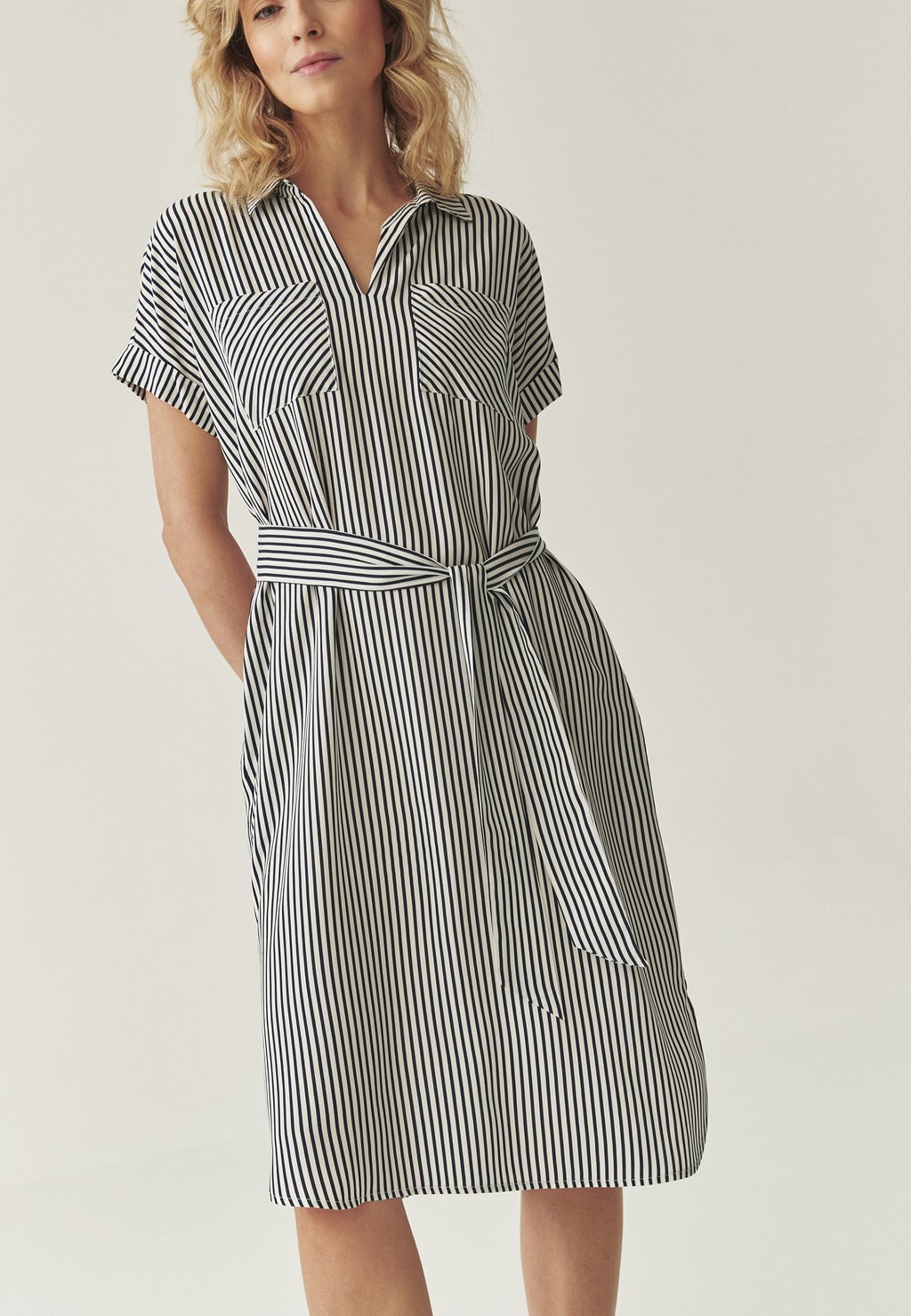 Повседневное платье IKALA TATUUM, темно-синий
Повседневное платье IKALA TATUUM, темно-синий