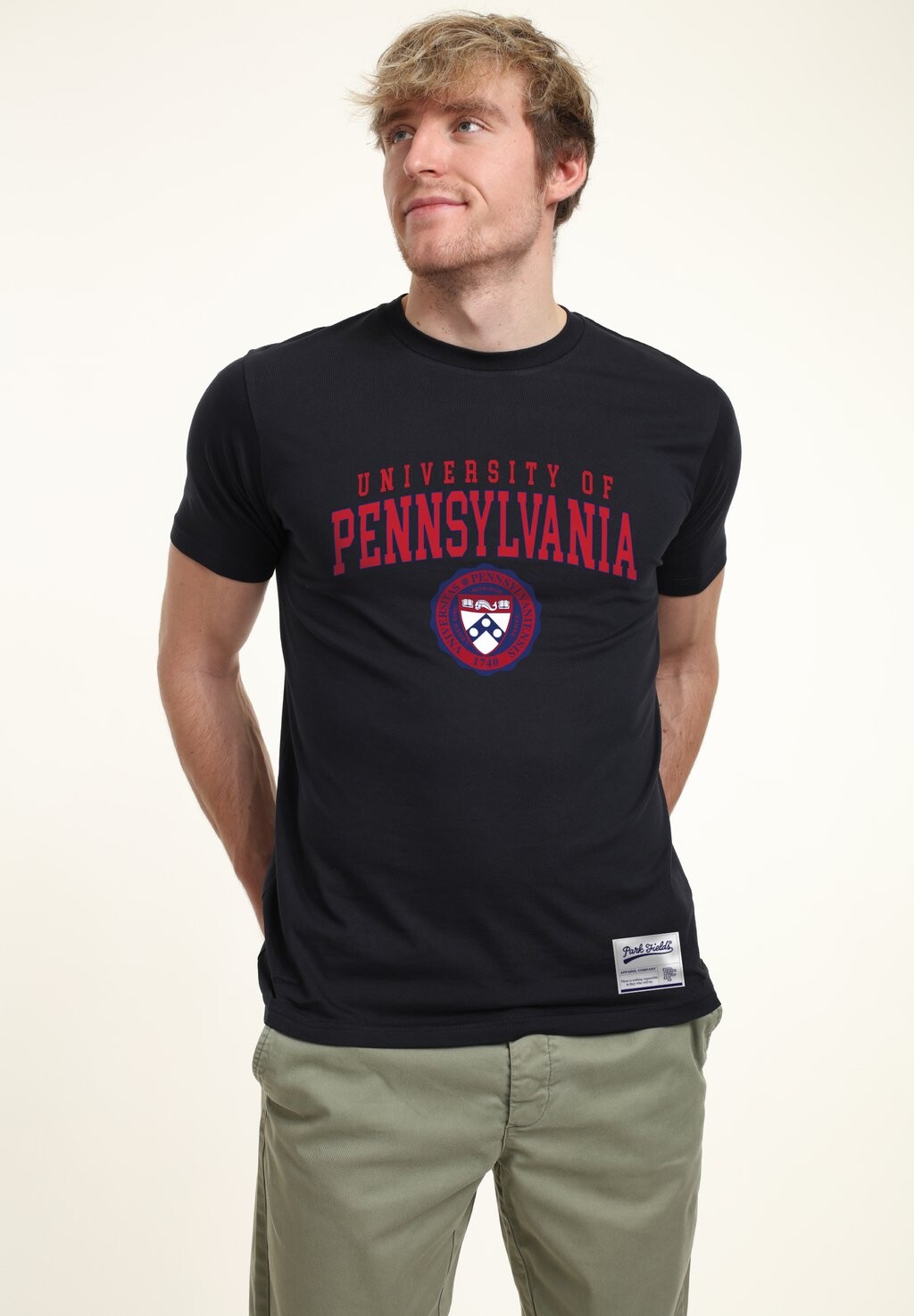 Футболка с принтом PARK FIELDS UNIVERSITY OF PENNSYLVANIA Henry Tiger, темно-синий
Футболка с принтом PARK FIELDS UNIVERSITY OF PENNSYLVANIA Henry Tiger, темно-синий
