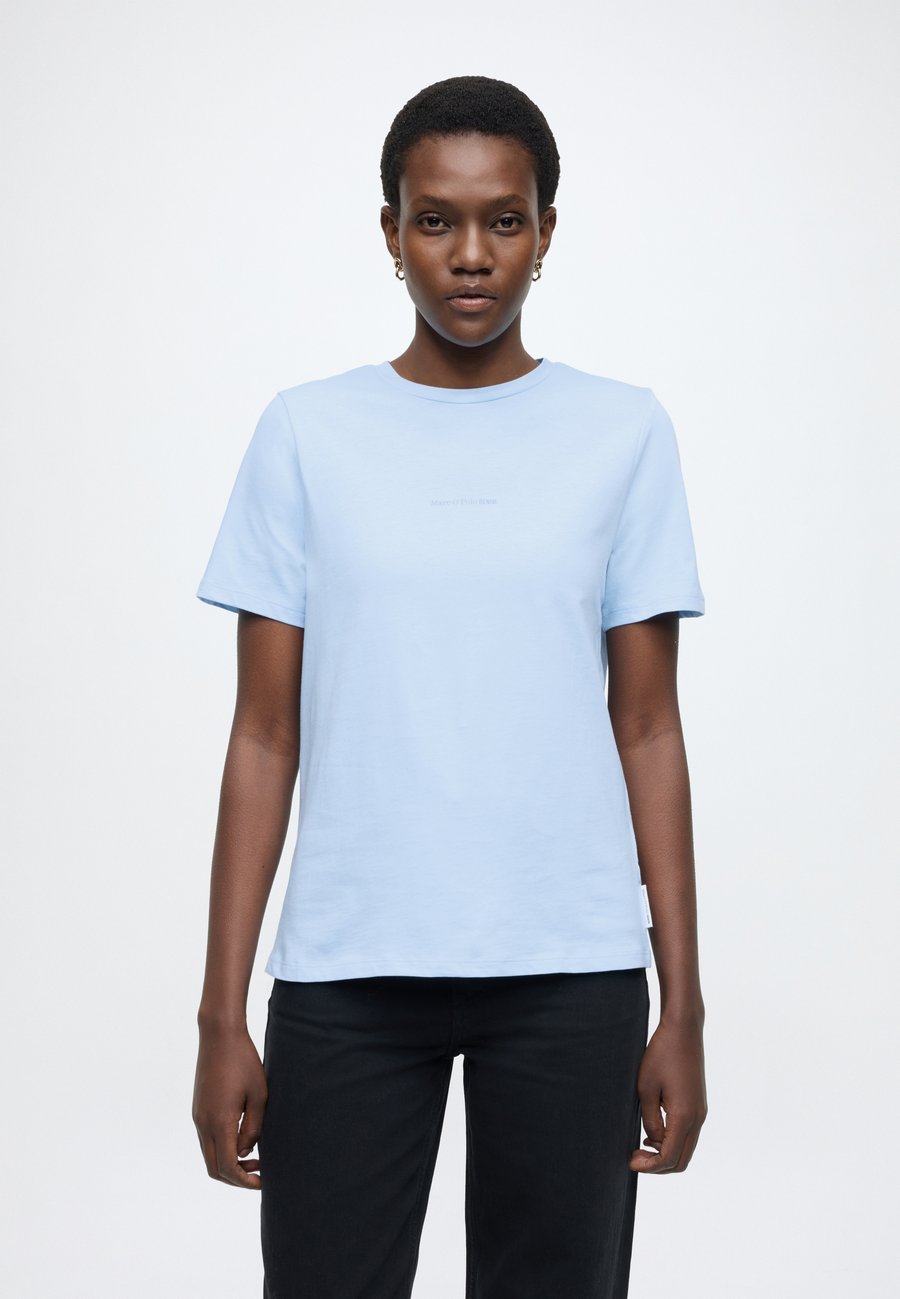 Футболка Marc O'Polo DENIM CENTER LOGO TS, Blue Dusk/Light Blue, Синий, Футболка Marc O'Polo DENIM CENTER LOGO TS, Blue Dusk/Light Blue
Футболка Marc O'Polo DENIM CENTER LOGO TS, Blue Dusk/Light Blue, Синий, Футболка Marc O'Polo DENIM CENTER LOGO TS, Blue Dusk/Light Blue
