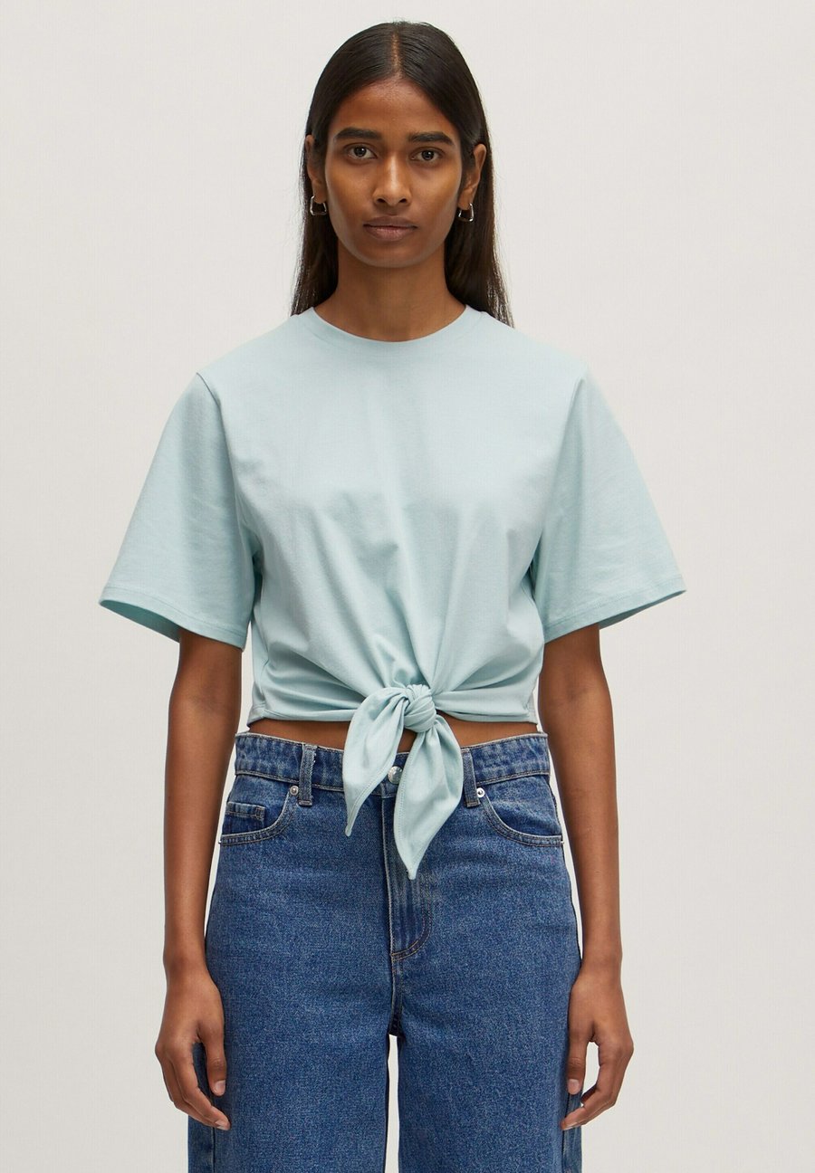 Футболка EDITED Print T-shirt, Pastellblau/Blue, Синий, Футболка EDITED Print T-shirt, Pastellblau/Blue
Футболка EDITED Print T-shirt, Pastellblau/Blue, Синий, Футболка EDITED Print T-shirt, Pastellblau/Blue