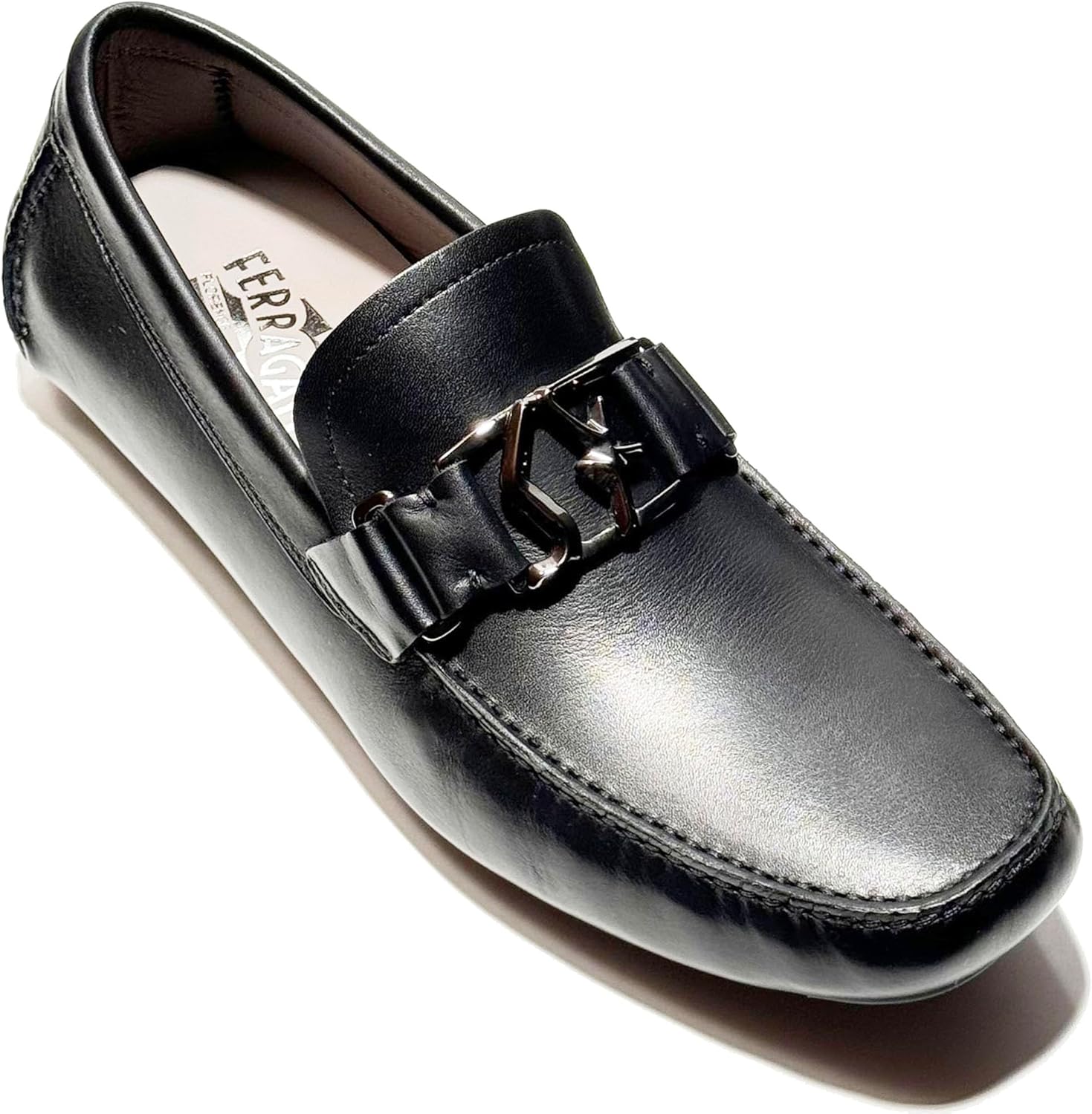 Мужские лоферы Ferragamo Peter из черной телячьей кожи с пряжкой Gancini (Salvatore)
Мужские лоферы Ferragamo Peter из черной телячьей кожи с пряжкой Gancini (Salvatore)