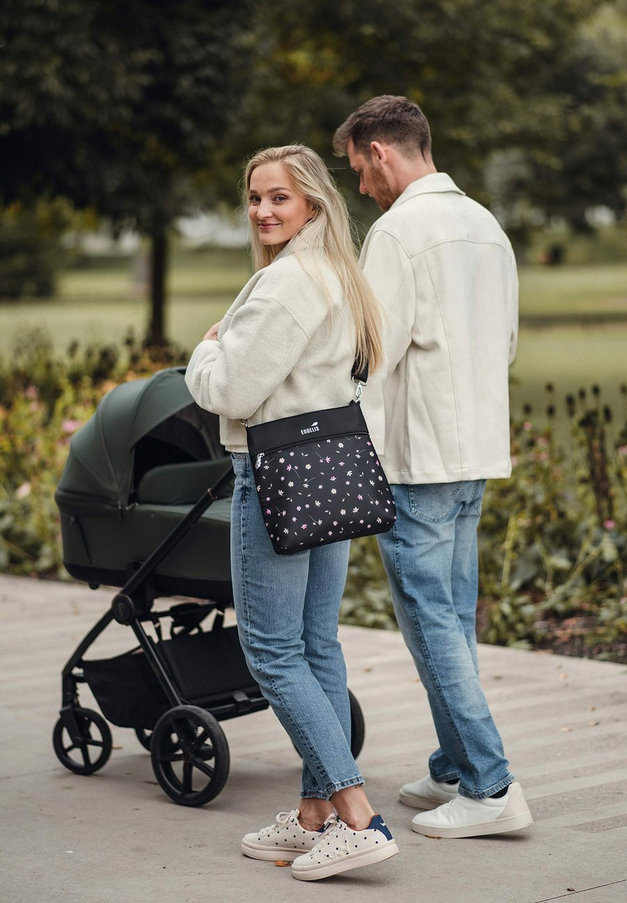 Сумка кросс-боди VUCH AMMA FLOWERS , Black
Сумка кросс-боди VUCH AMMA FLOWERS , Black