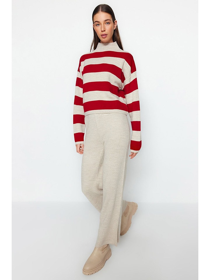 Свитер trendyol
Свитер trendyol