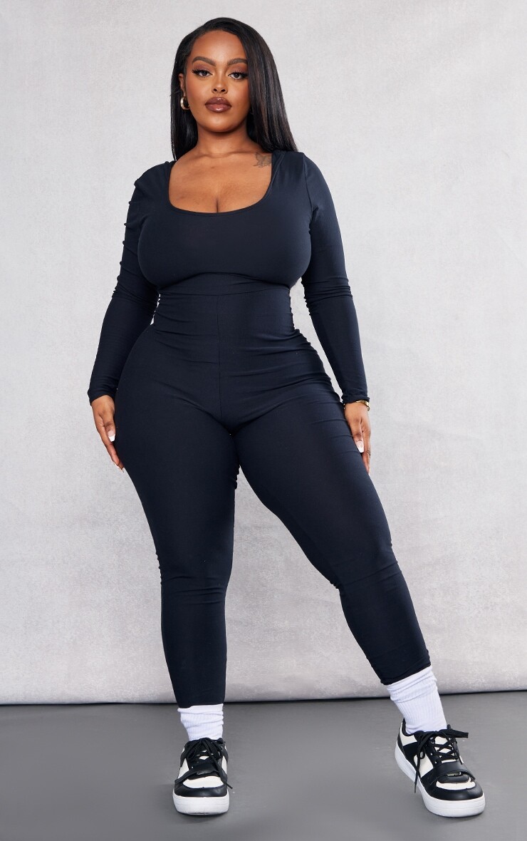 PrettyLittleThing Черный мягкий комбинезон с овальным вырезом Plus
PrettyLittleThing Черный мягкий комбинезон с овальным вырезом Plus