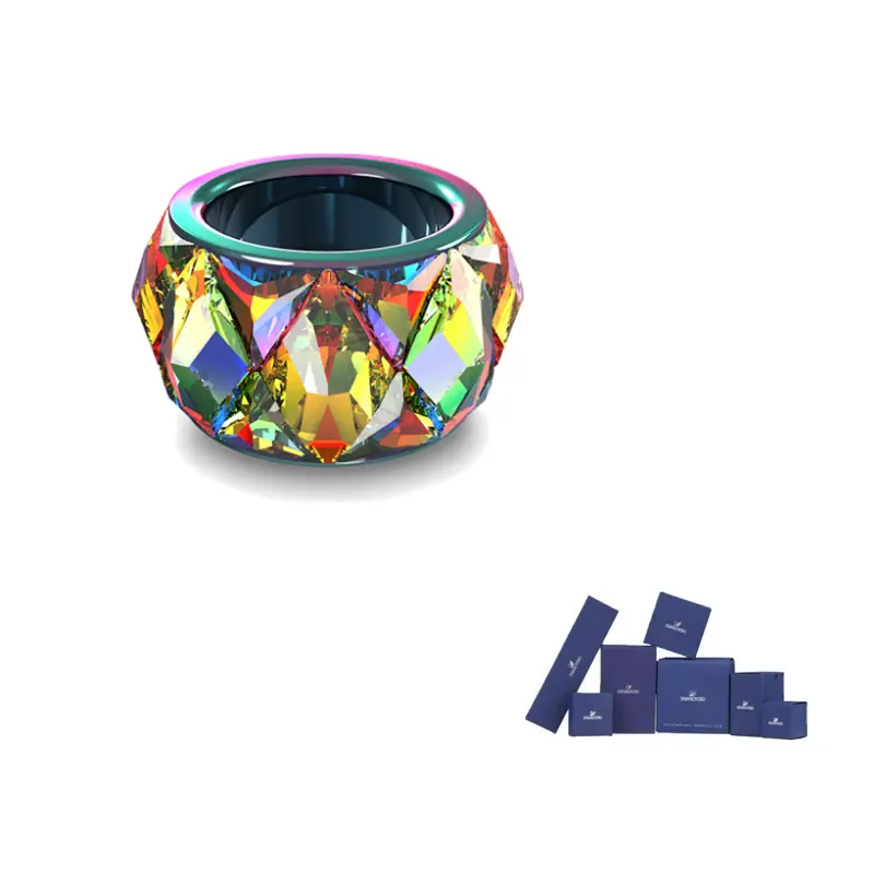 Кольцо с кристаллами Swarovski
Кольцо с кристаллами Swarovski