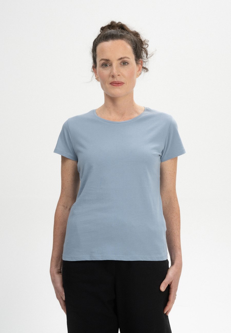 Футболка MELA LANISHA, Dusk Blue/Bleached Denim, Синий, Футболка MELA LANISHA, Dusk Blue/Bleached Denim
Футболка MELA LANISHA, Dusk Blue/Bleached Denim, Синий, Футболка MELA LANISHA, Dusk Blue/Bleached Denim